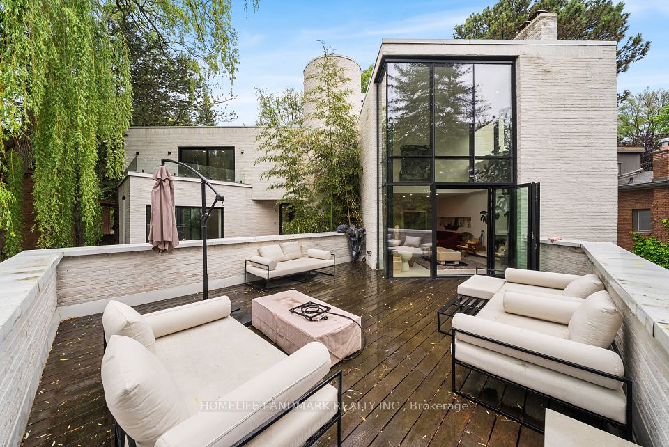 12 Misty Crescent, Toronto, ON M3B 1T3