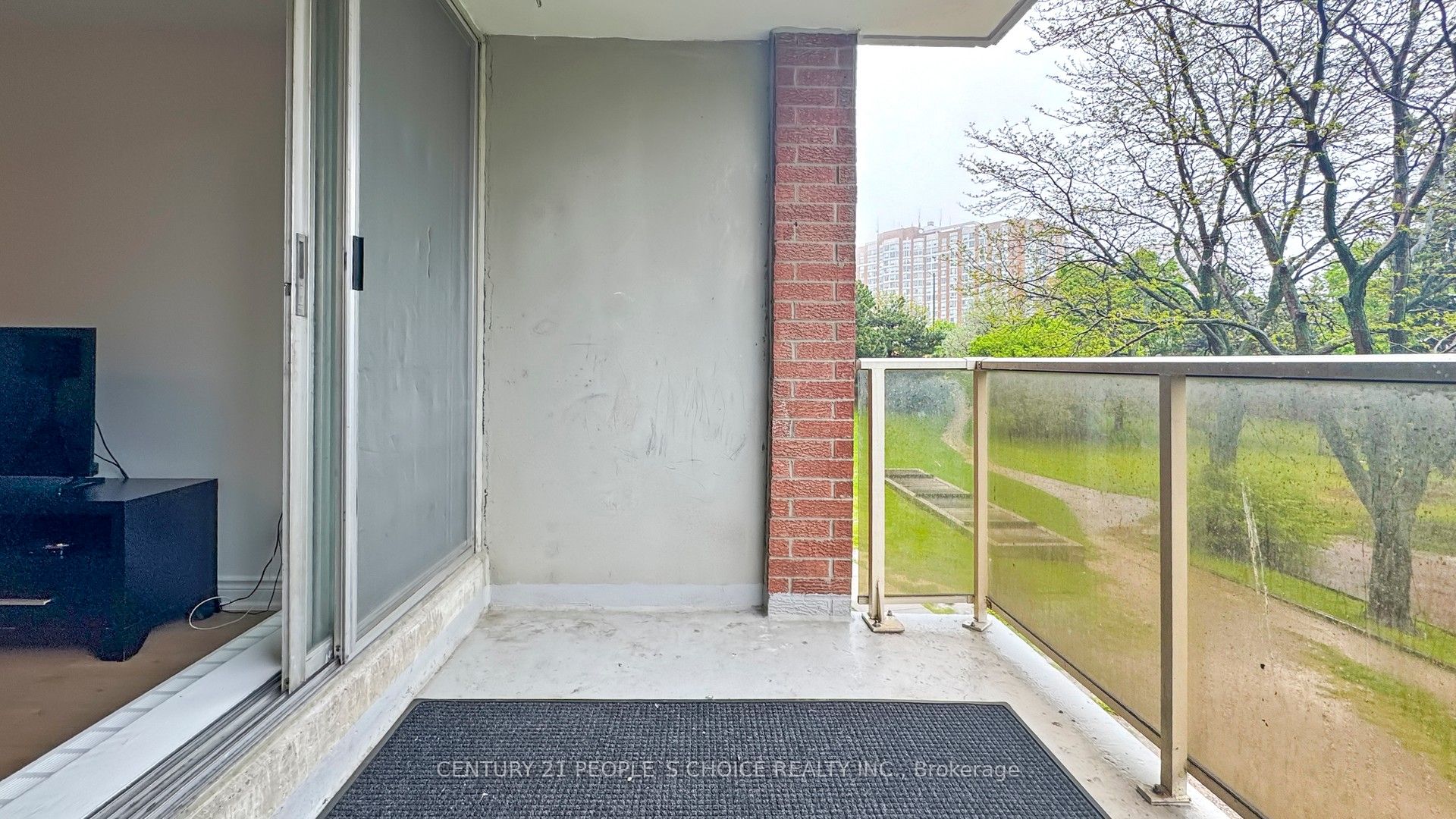 100 Wingarden Court, #216