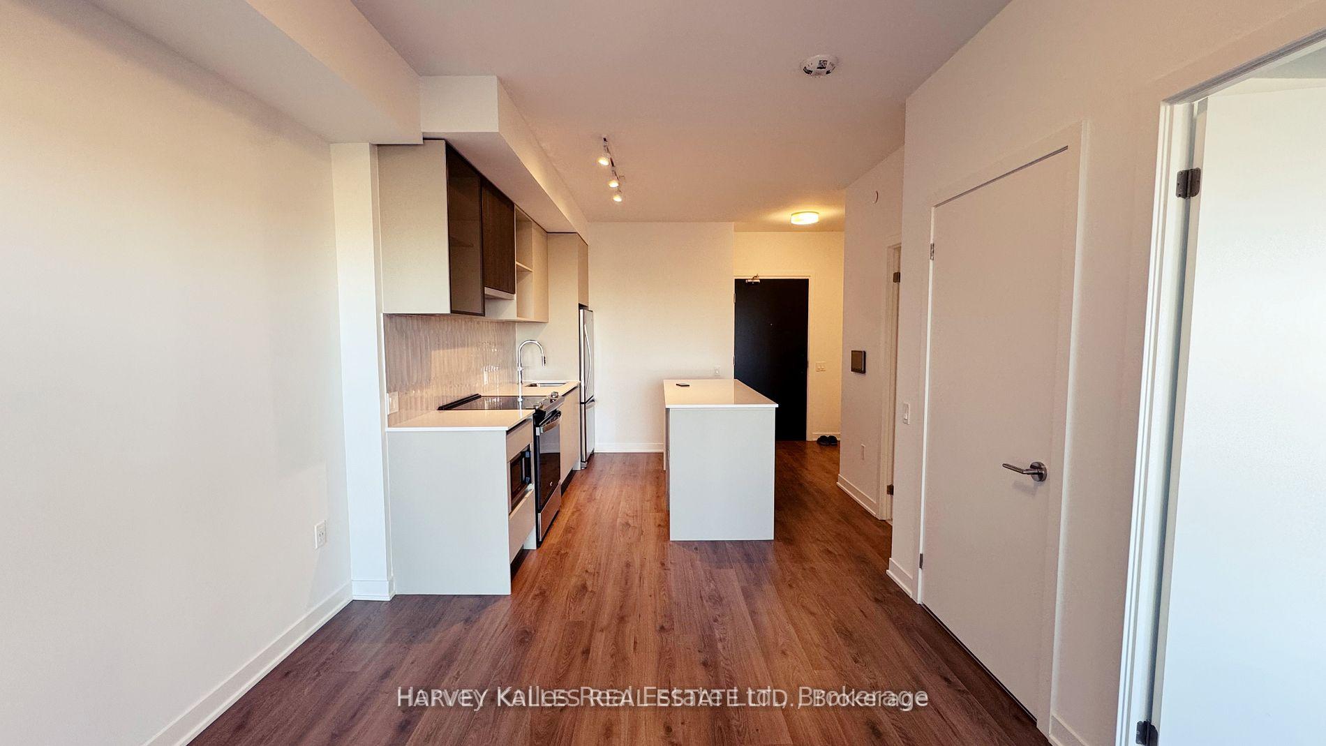 395 Dundas Street W 436