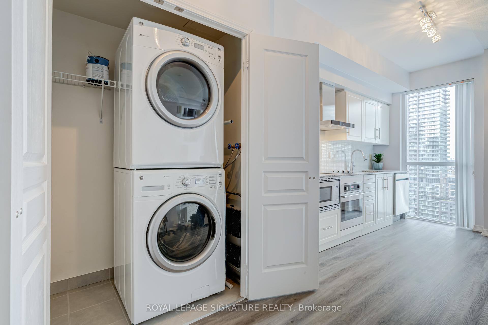 1 Bedroom Condo at 352 Front, Toronto For sale