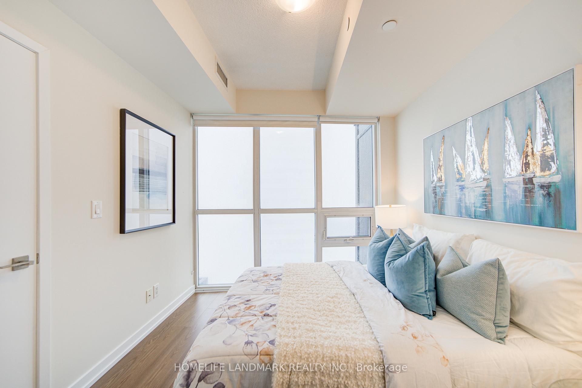 3 Bedrooms Condo at 4011 Brickstone, Mississauga For sale