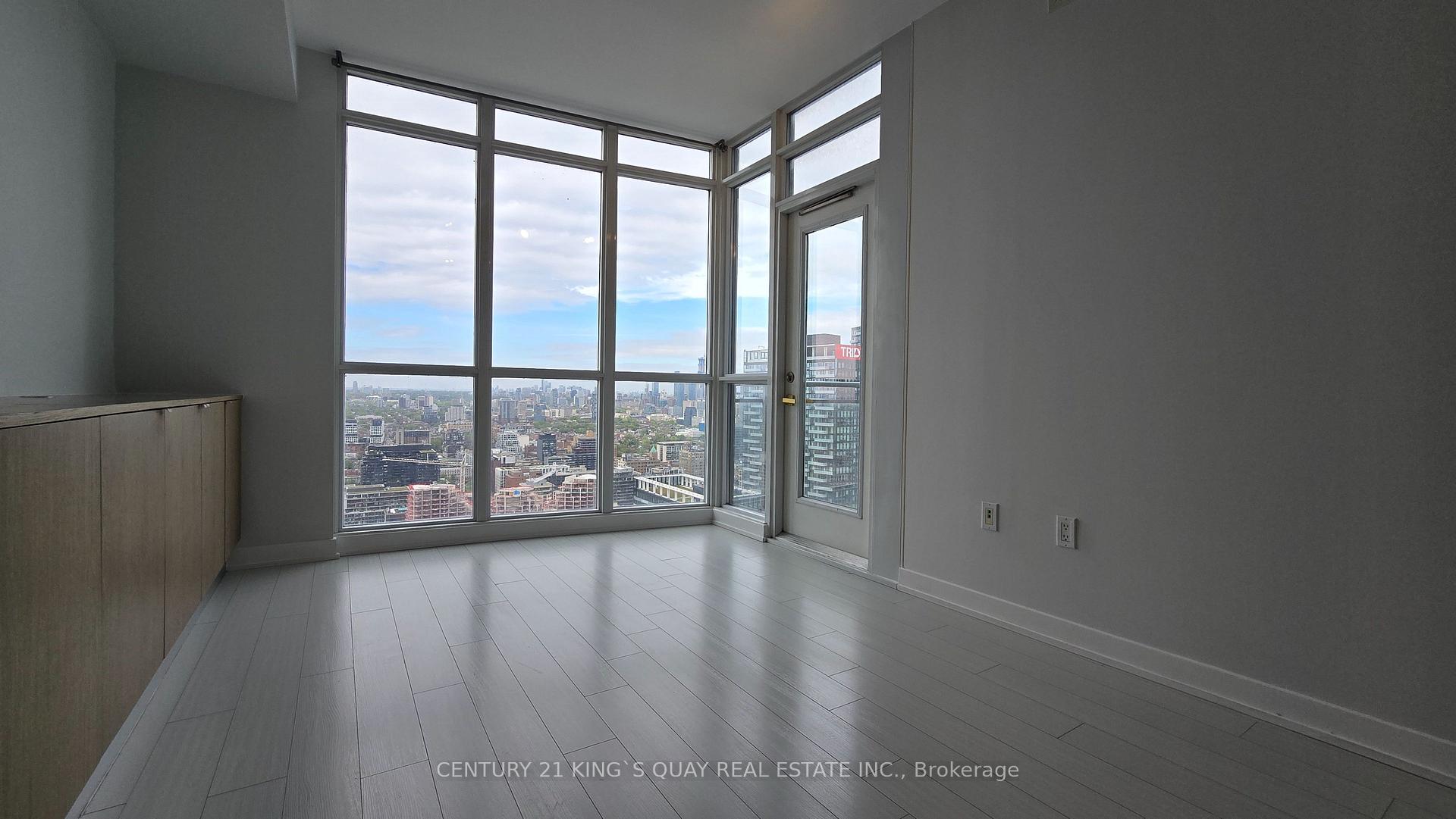 2 Bedrooms Condo at 21 Iceboat, Toronto For sale