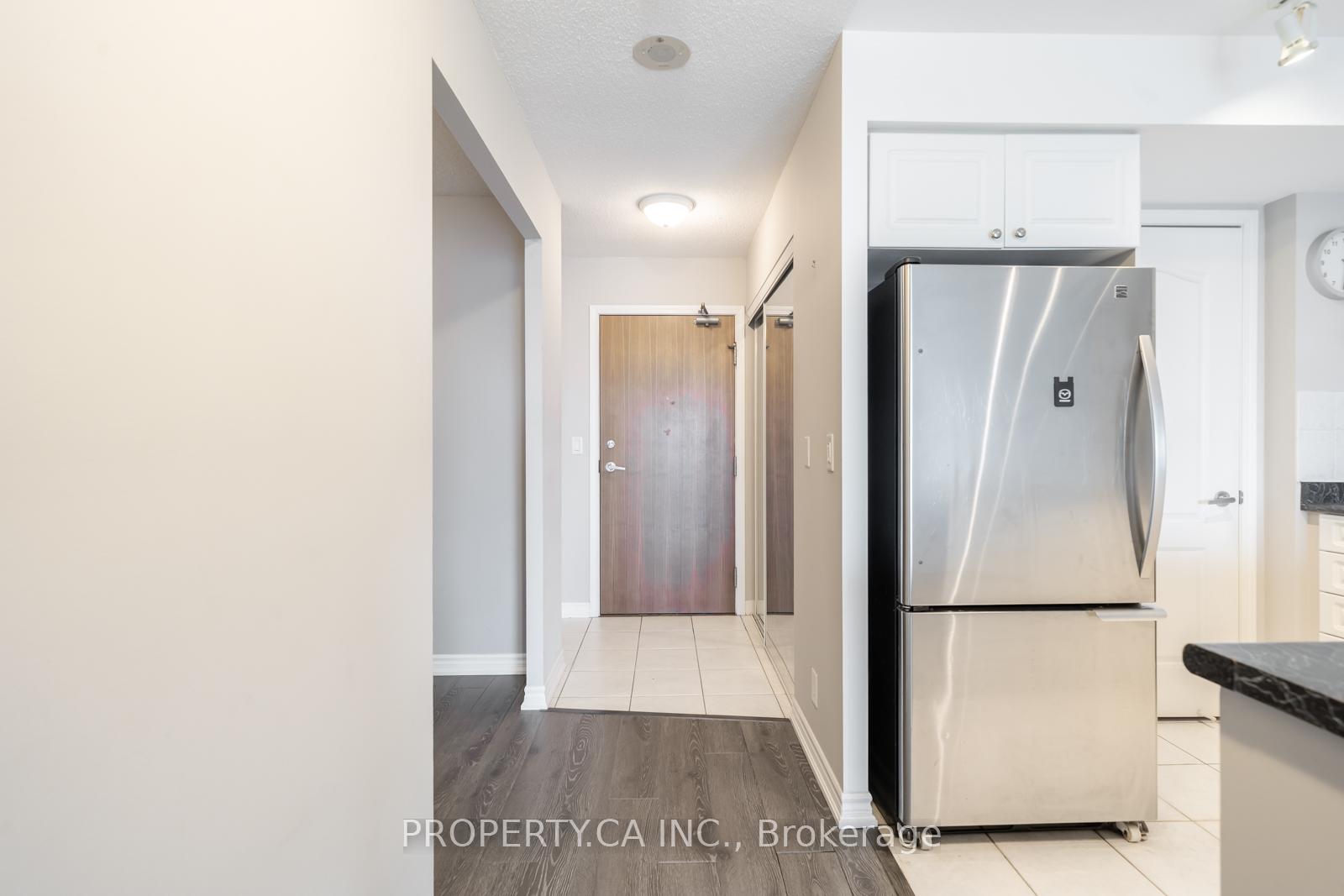 2 Bedrooms Condo at 33 Elm, Mississauga For sale