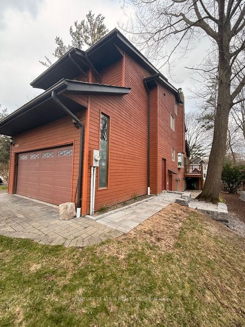 2671 Thickson Road, Whitby, ON L1N 6J3