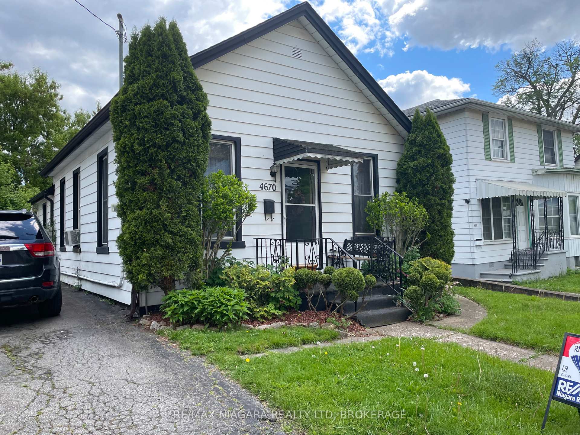 4670 Huron Street, Niagara Falls, ON L2E 2H8