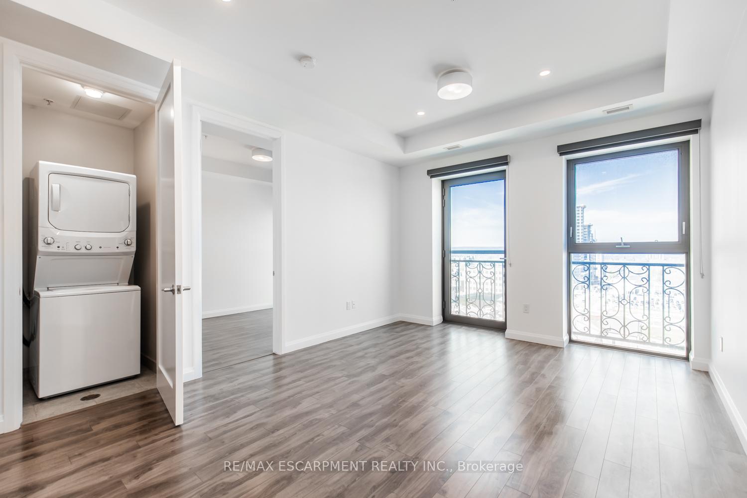 1 Bedroom Condo at 112 King,  Hamilton For sale