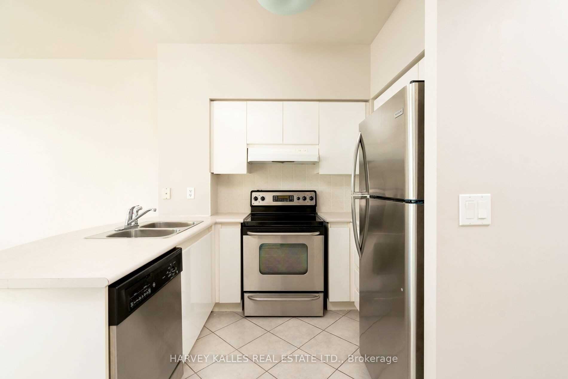 60 Brian Harrison Way Ph 3401