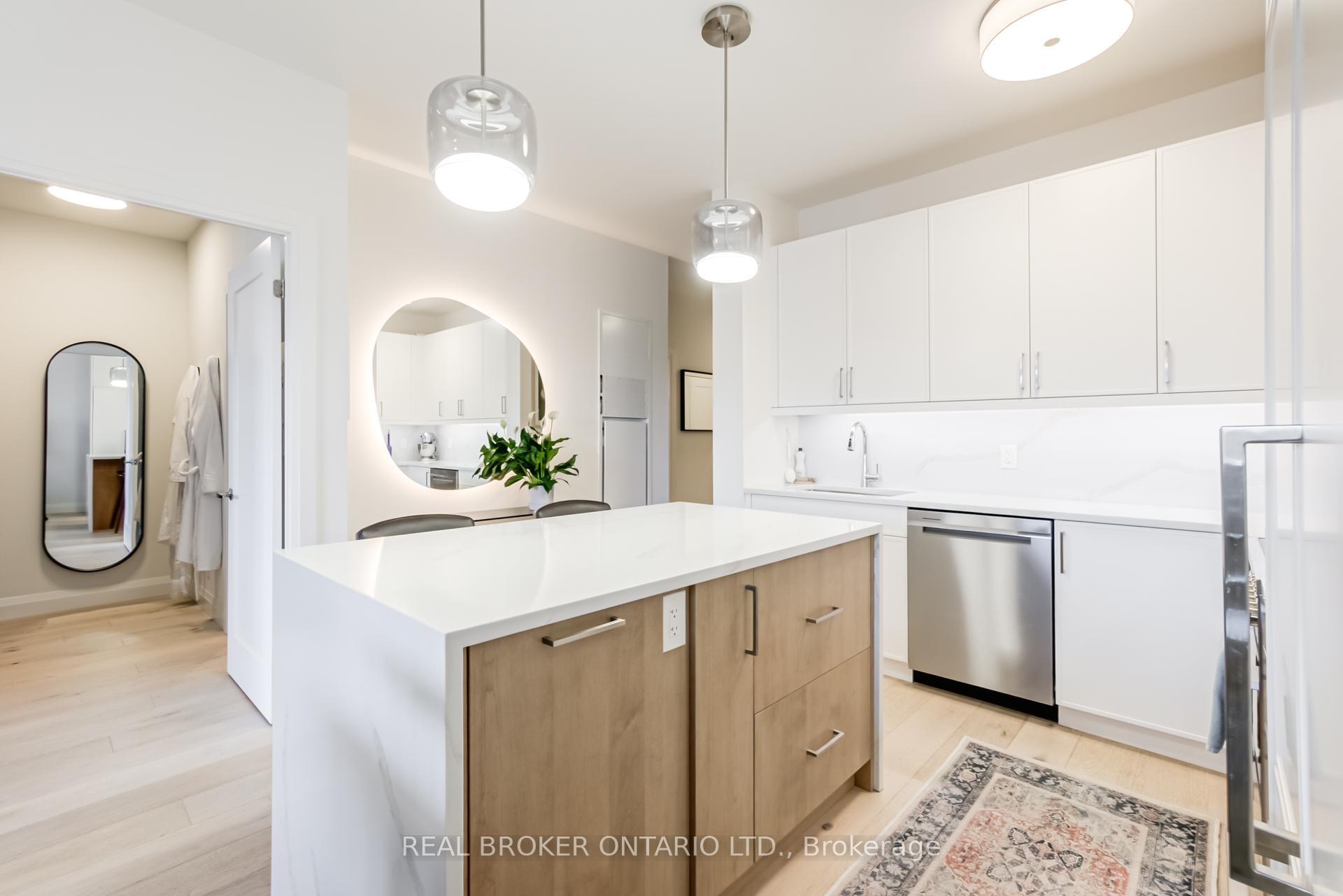 2 Bedrooms Condo at 500 Brock,  Burlington For sale