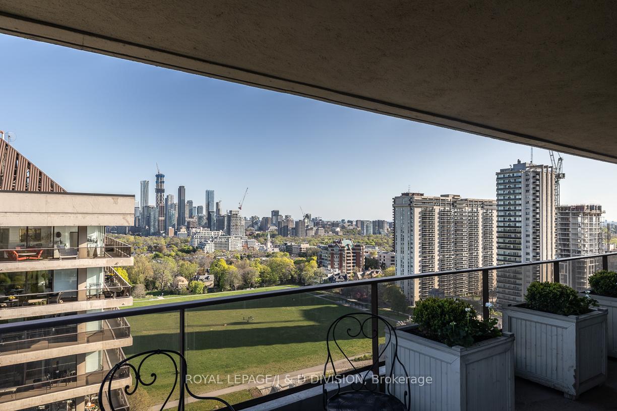 1 Bedroom Co-op at 20 Avoca, Toronto For sale