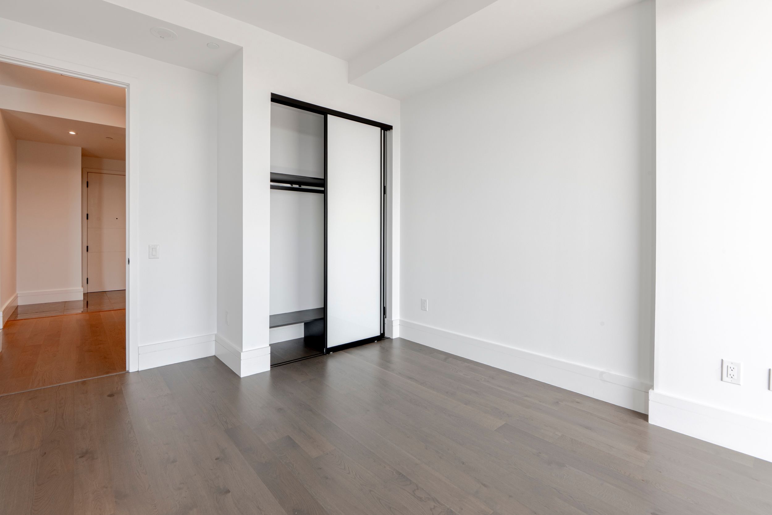 215 Lonsdale Road 1806