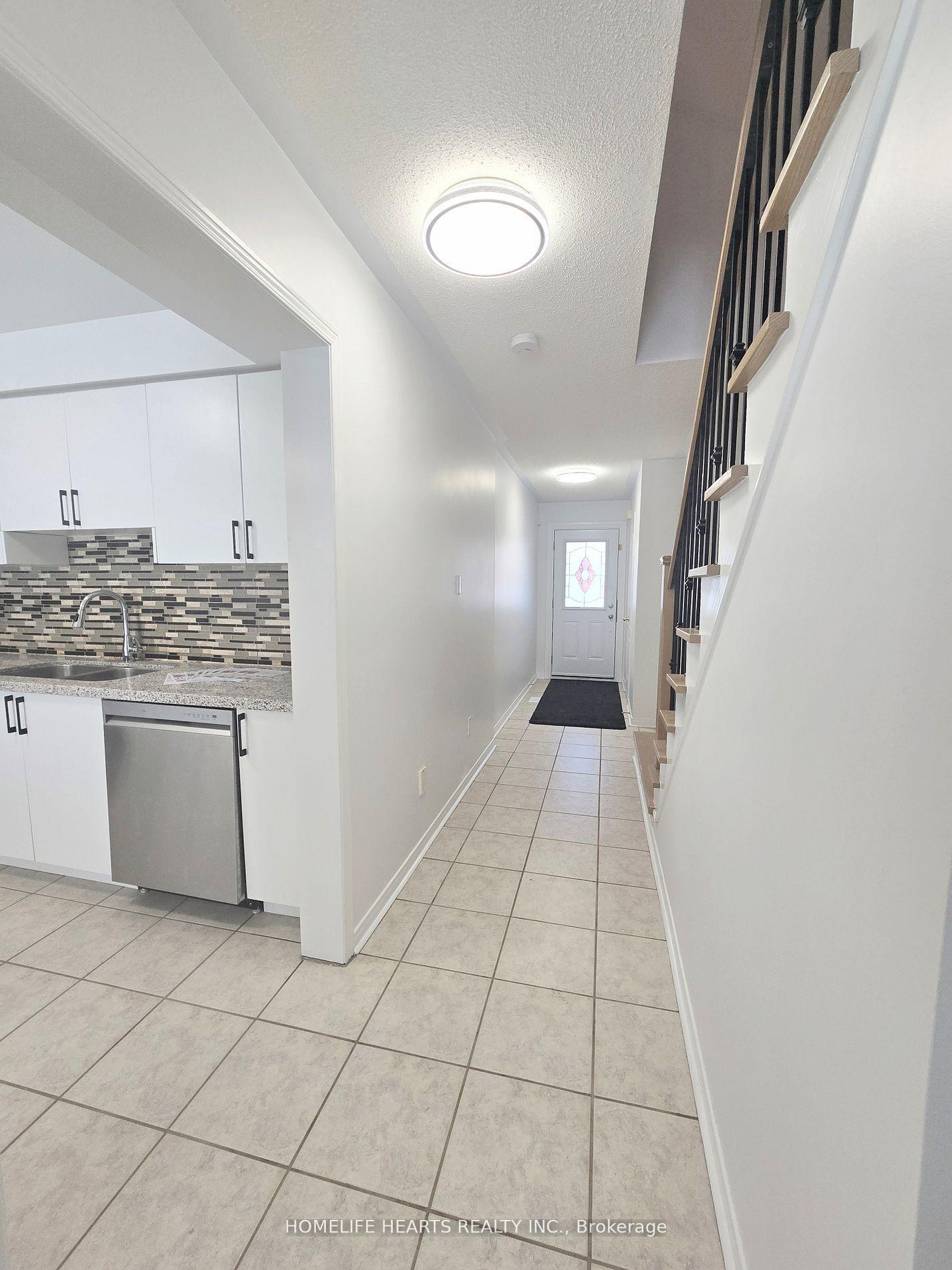 3 Bedrooms Condo at 525 Novo Star, Mississauga For sale