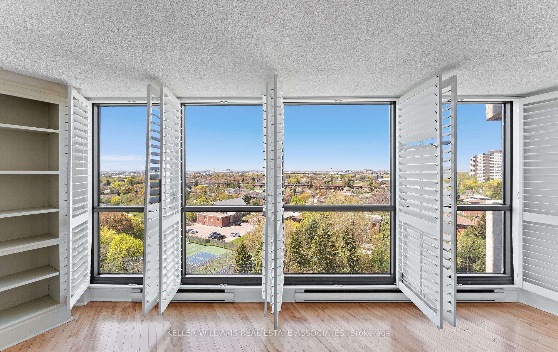 3 Bedrooms Condo at 2010 Islington, Toronto For sale