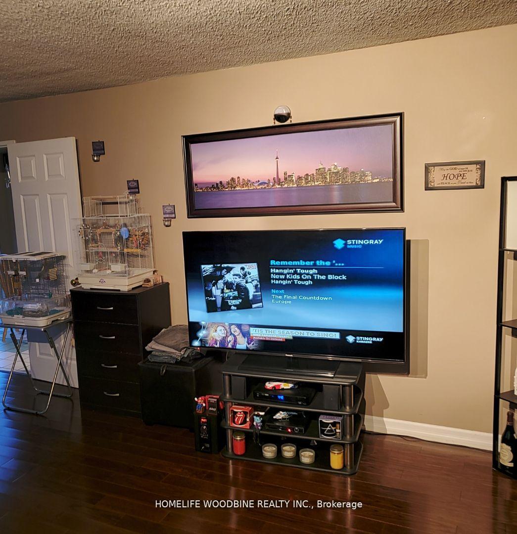 2 Bedrooms Condo at 600 Rexdale, Toronto For sale