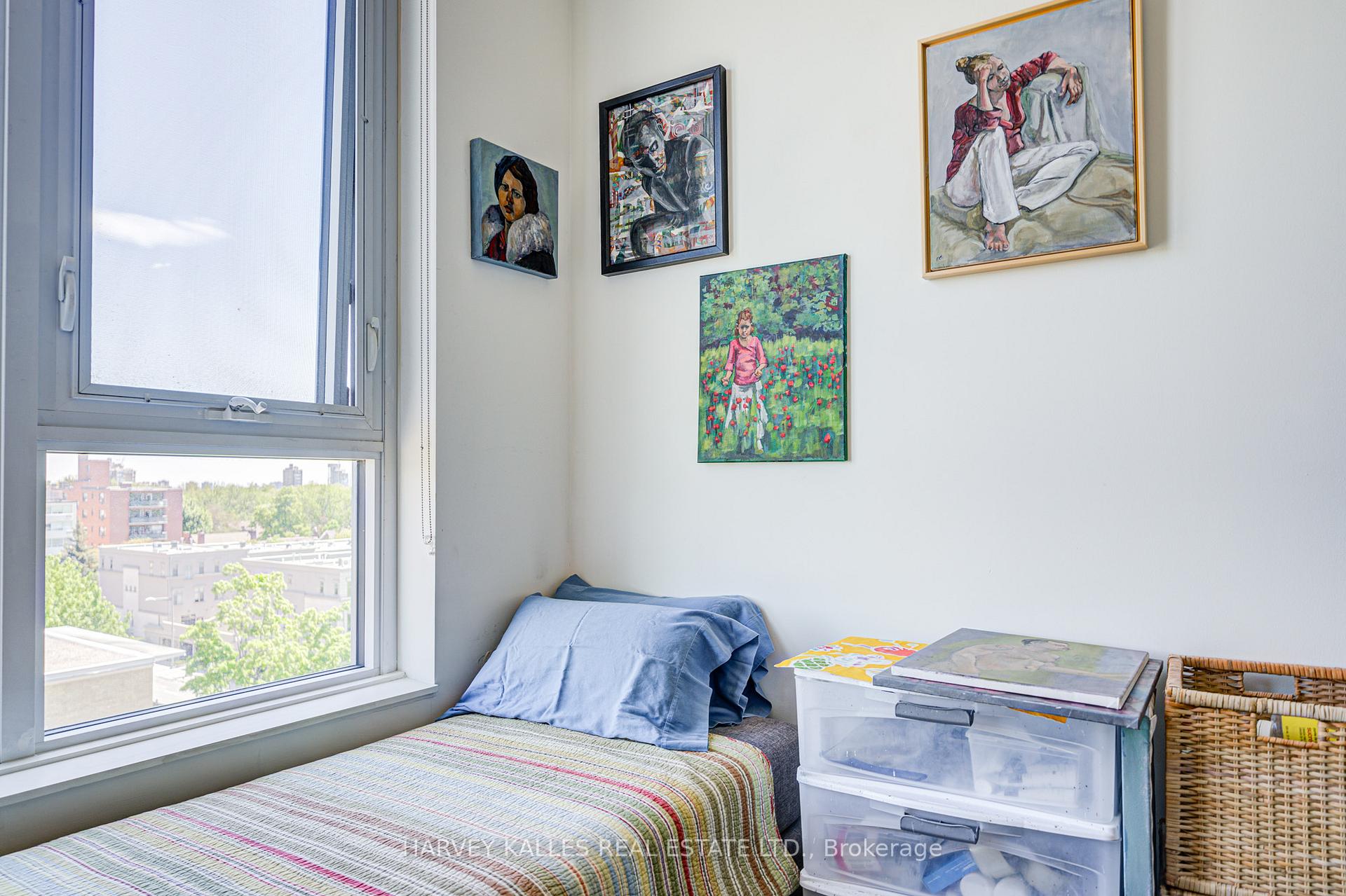2 Bedrooms Condo at 6 Parkwood, Toronto For sale