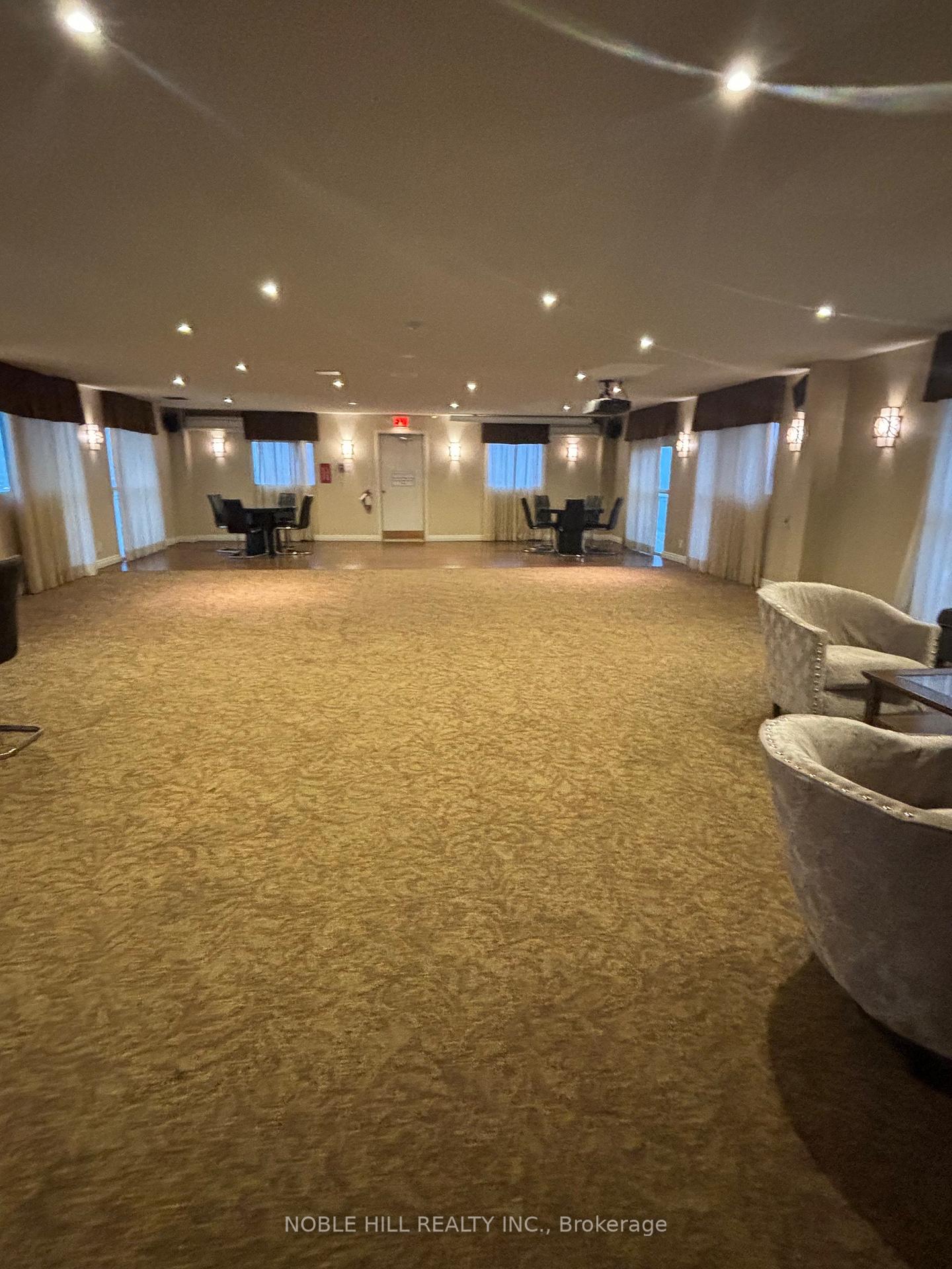 2 Bedrooms Condo at 61 markbrook,  Toronto For sale