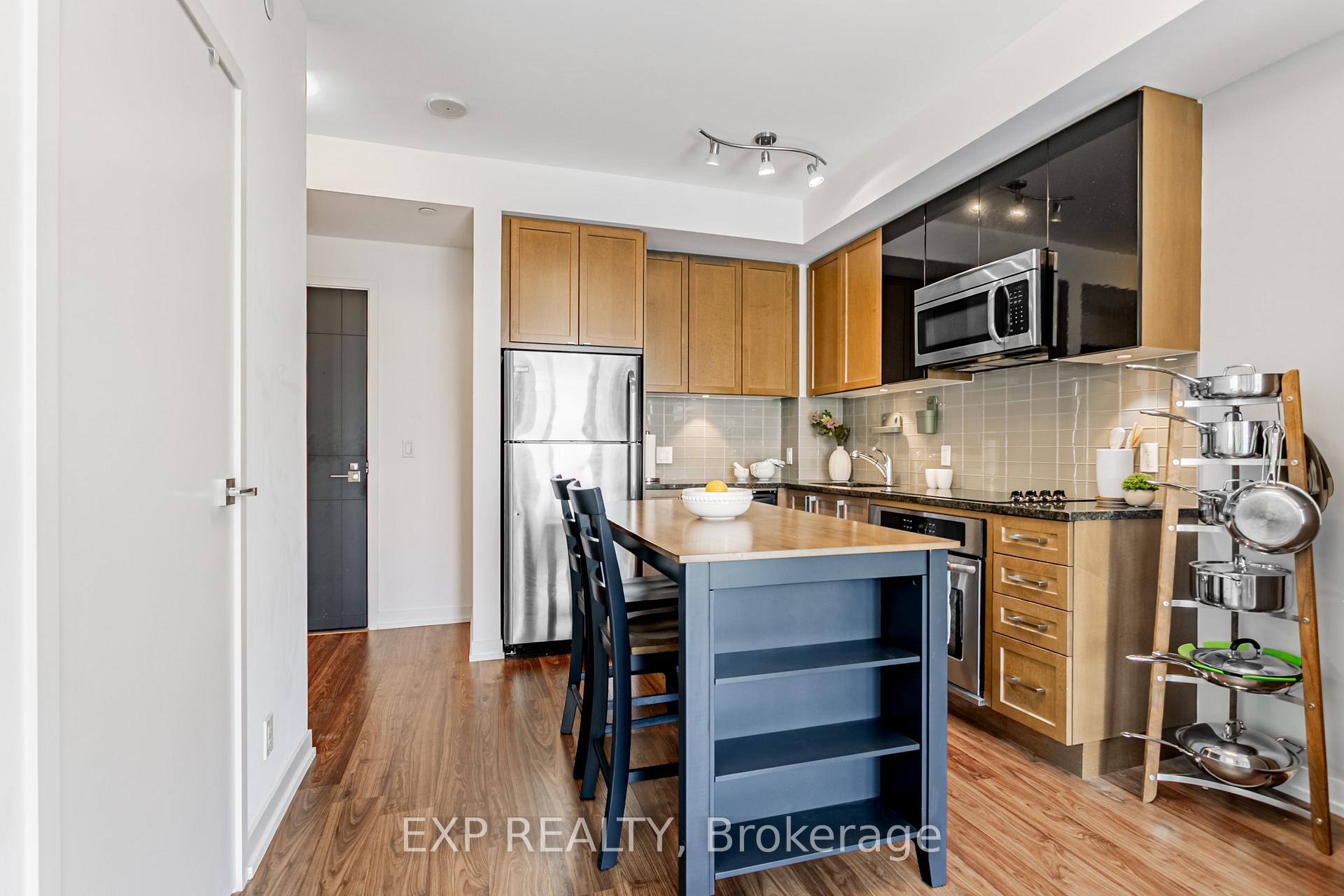 1 Bedroom Condo at 98 Lillian, Toronto For sale