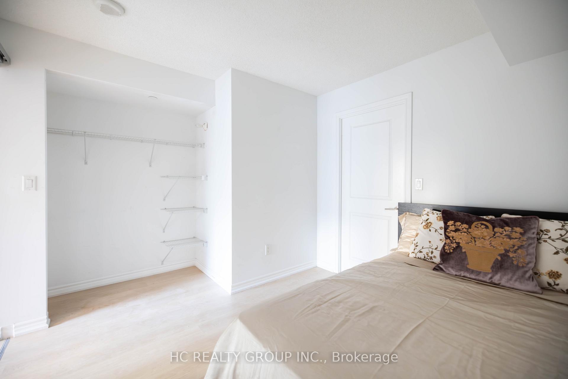 1 Bedroom Condo at 386 Yonge, Toronto For sale