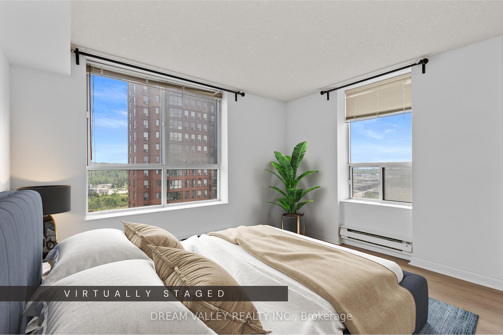 3 Bedrooms Condo at 330 Mccowan, Toronto For sale
