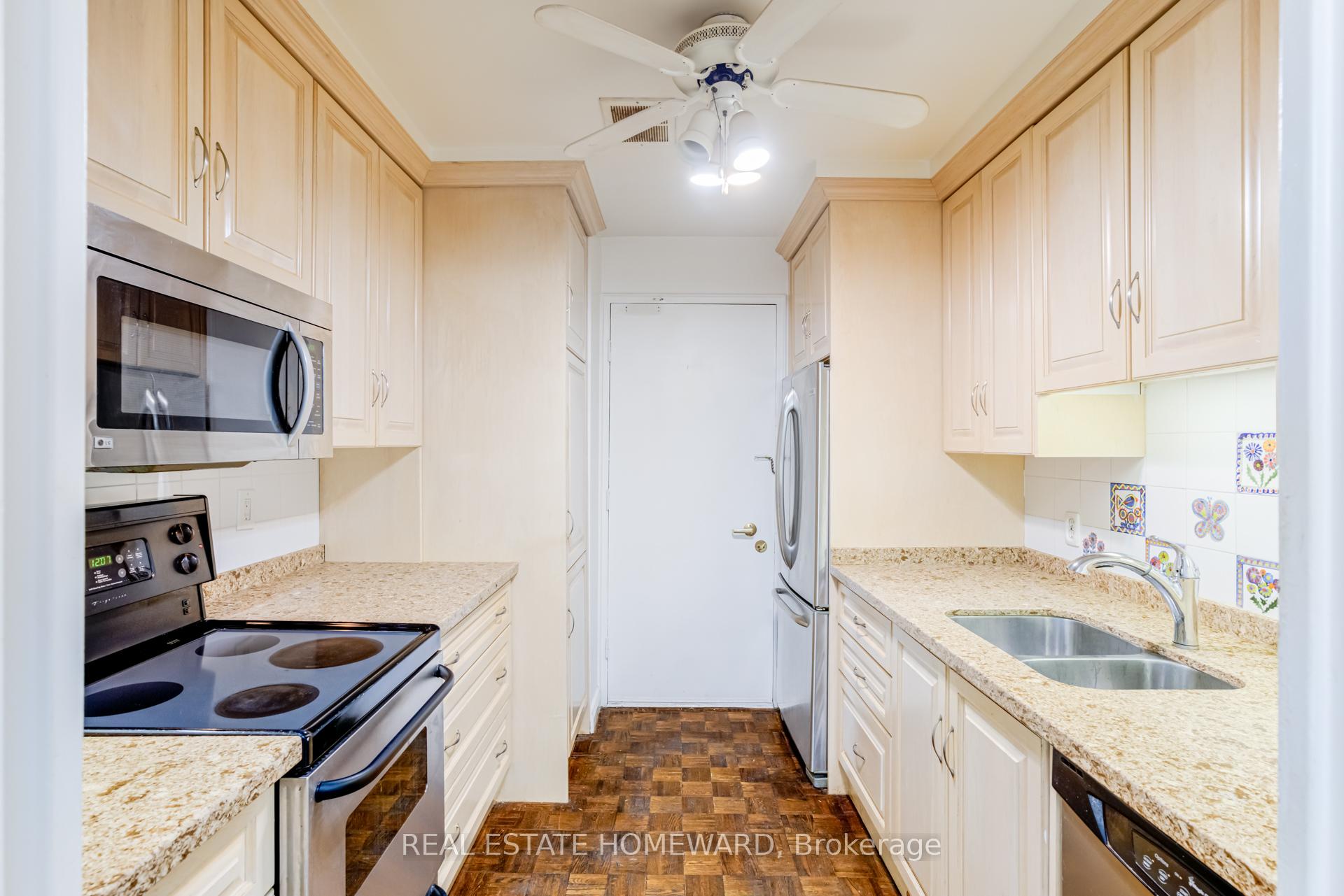 2 Bedrooms Co-op at 581 Avenue, Toronto For sale