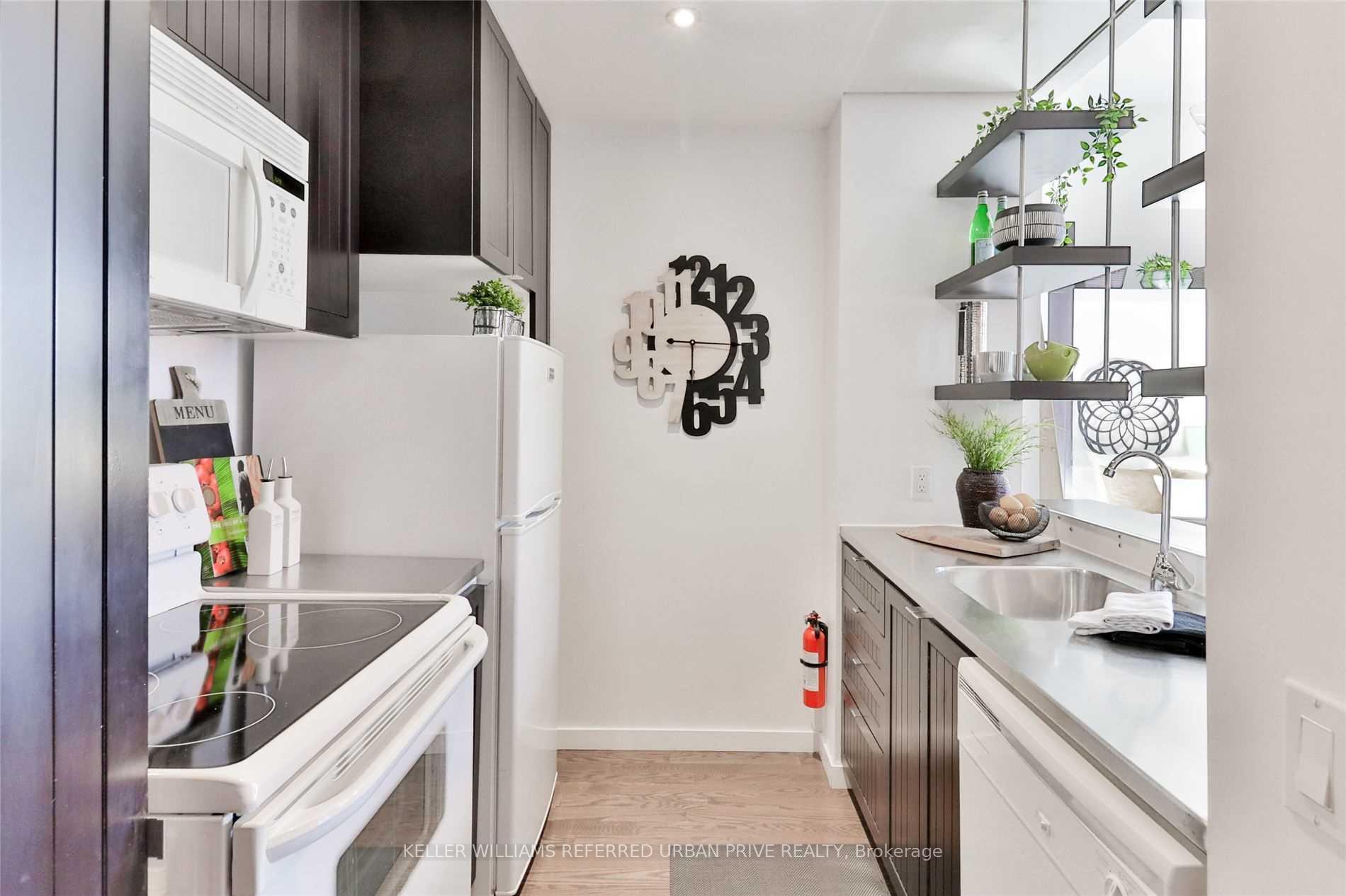 Condo at 915 King, Toronto For sale