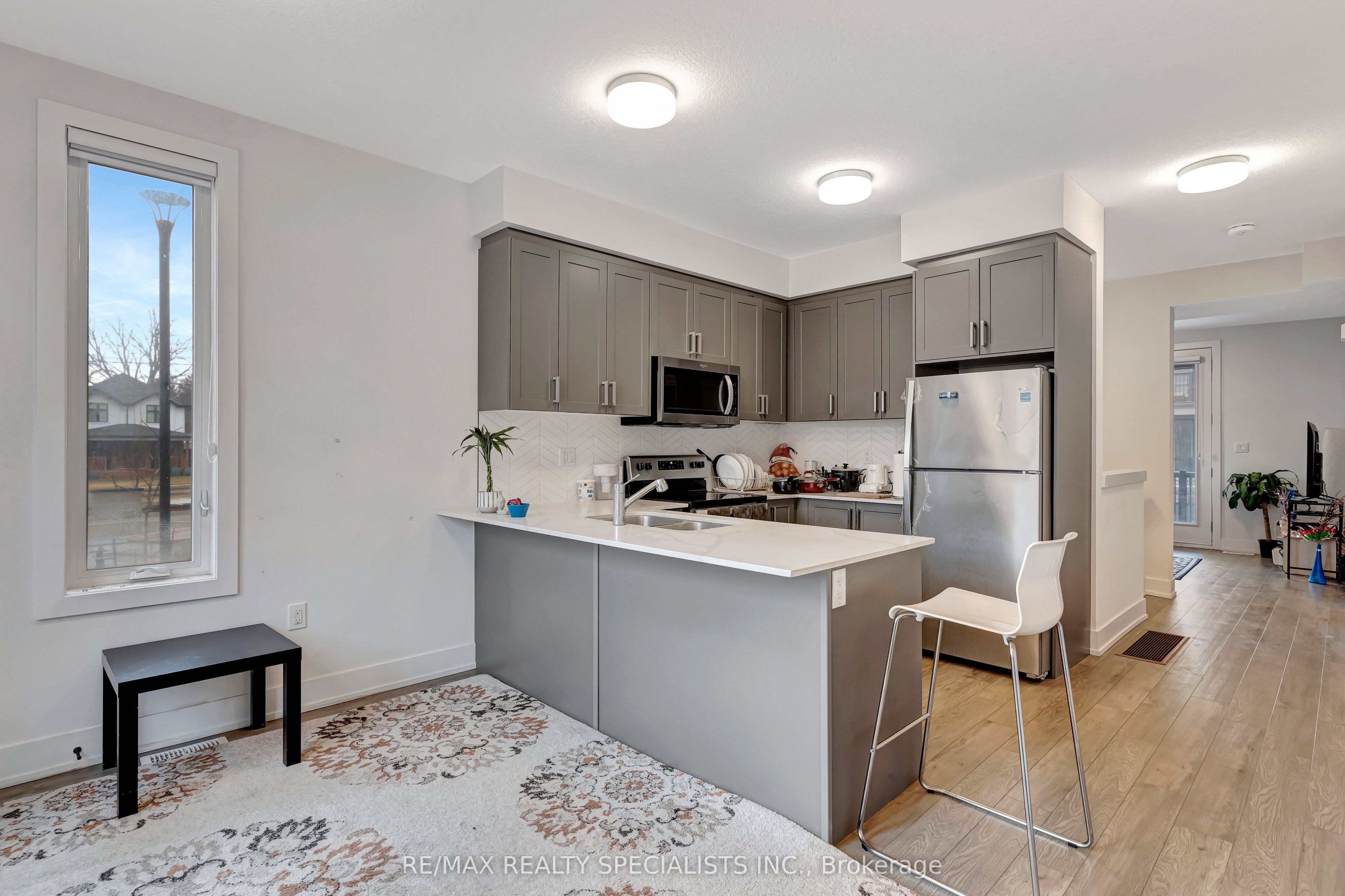 99 Roger Street, #21
