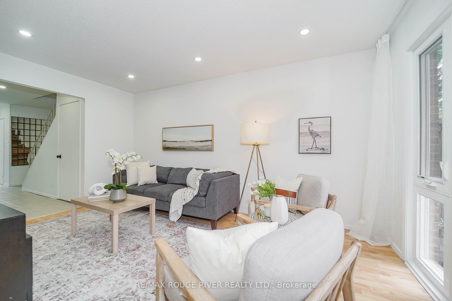 3 Bedrooms Condo at 100 Bridletowne, Toronto For sale