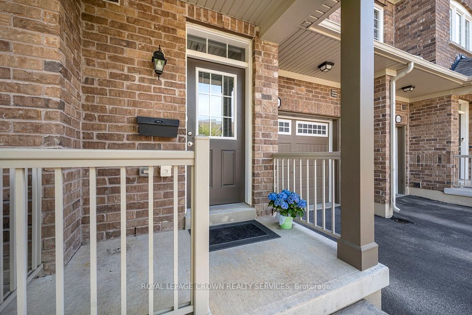 #5 - 686 Wendy Culbert Crescent, Newmarket, ON L3X 0A4