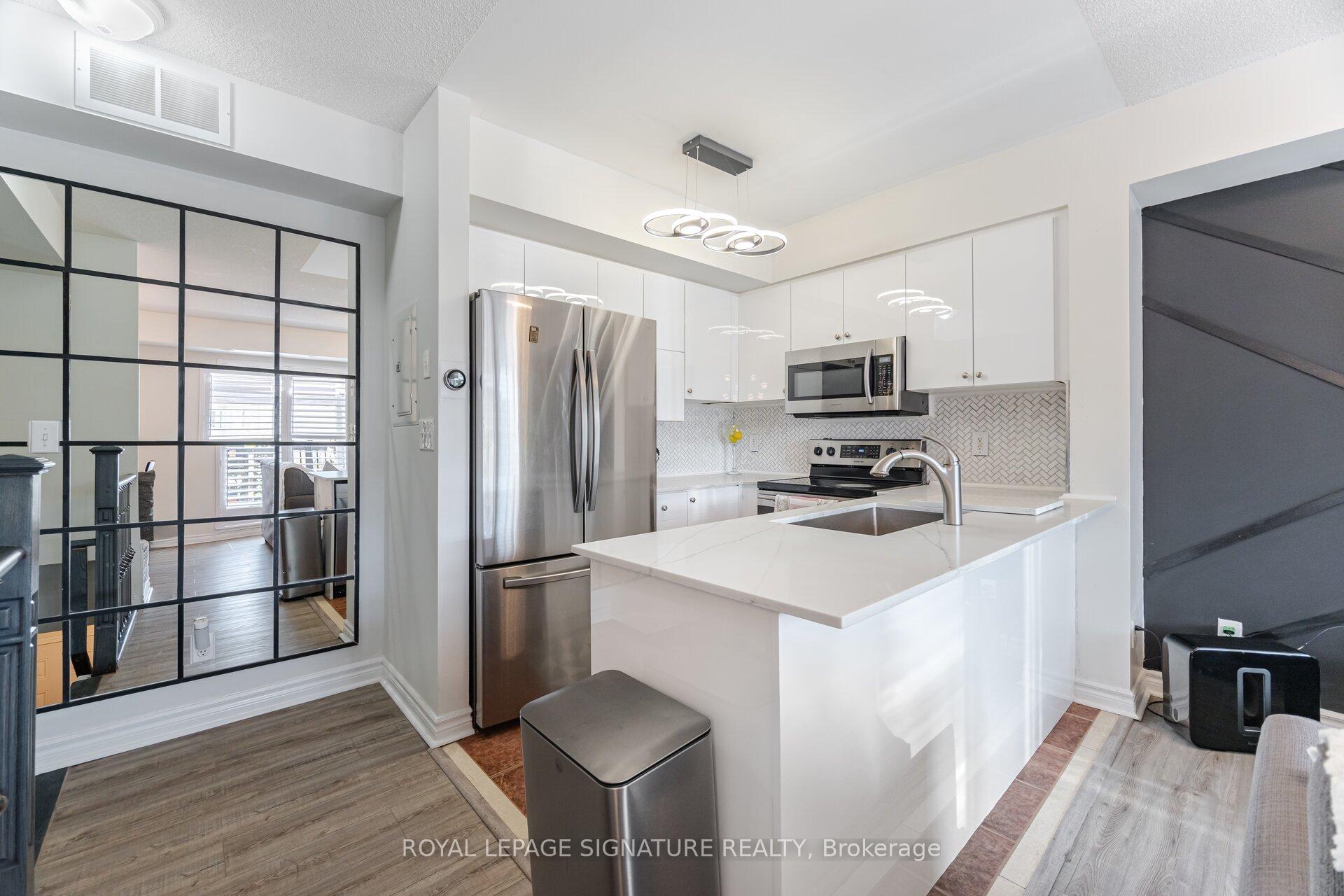 3 Bedrooms Condo at 3031 Finch, Toronto For sale