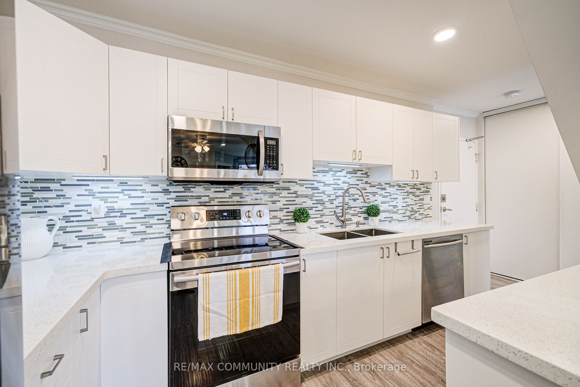 100 Mornelle Court, #1078