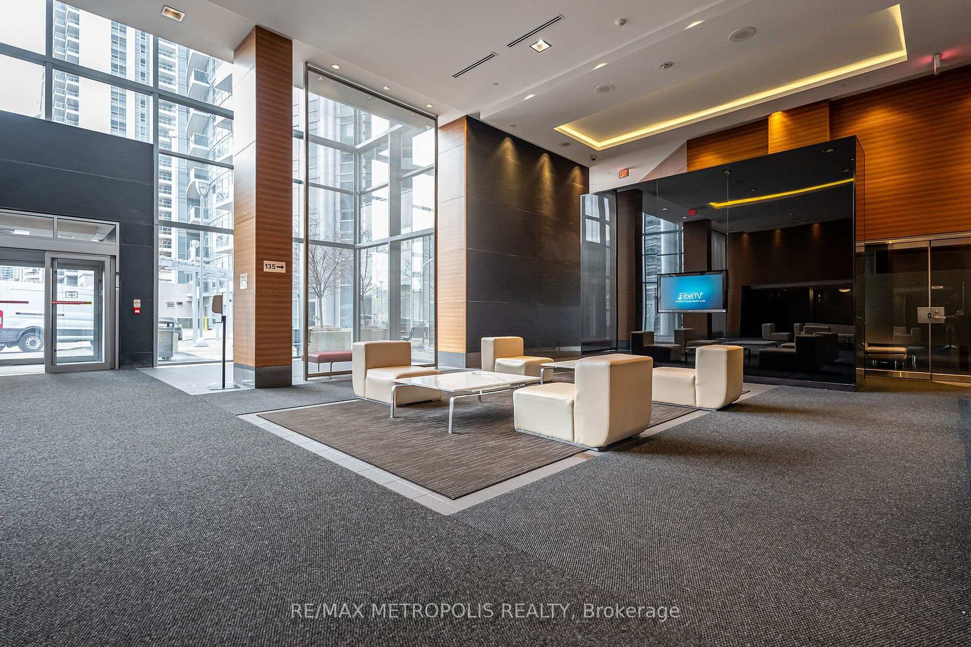 1 Bedroom Condo at 135 Village Green, Toronto For sale