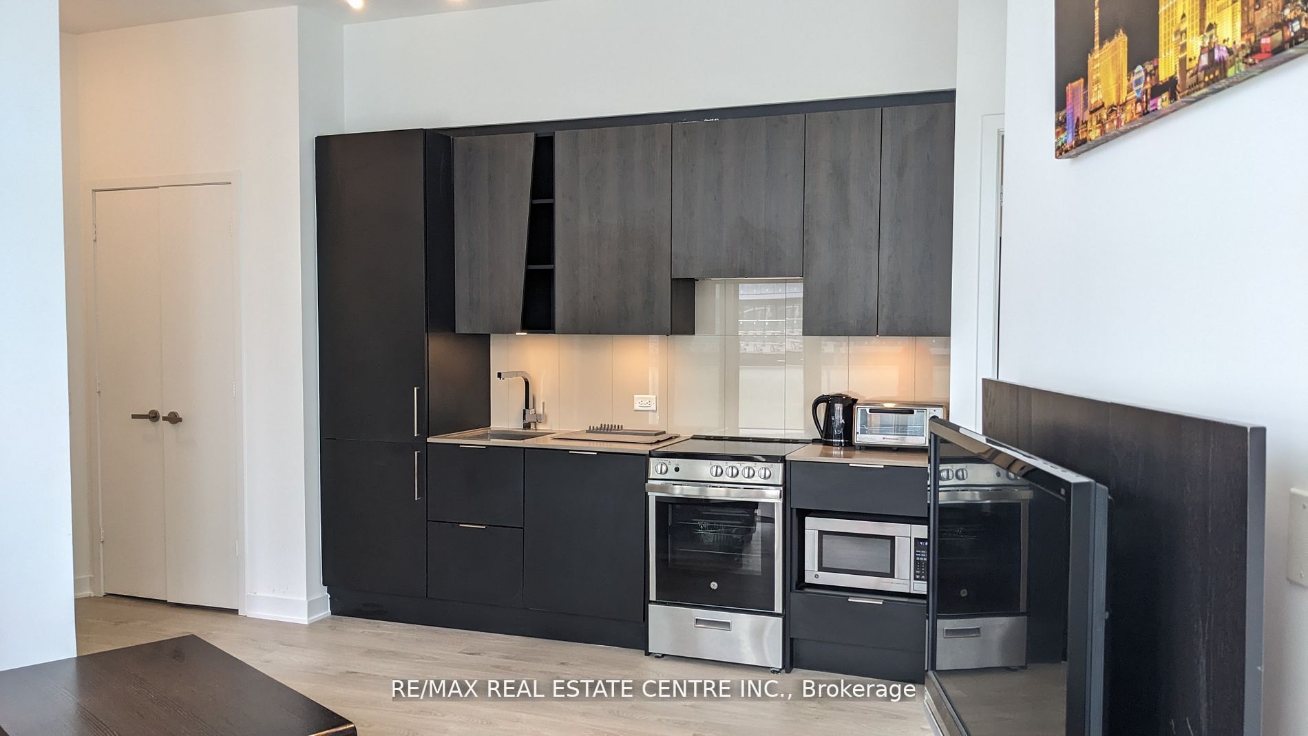 3900 Confederation Parkway, #302