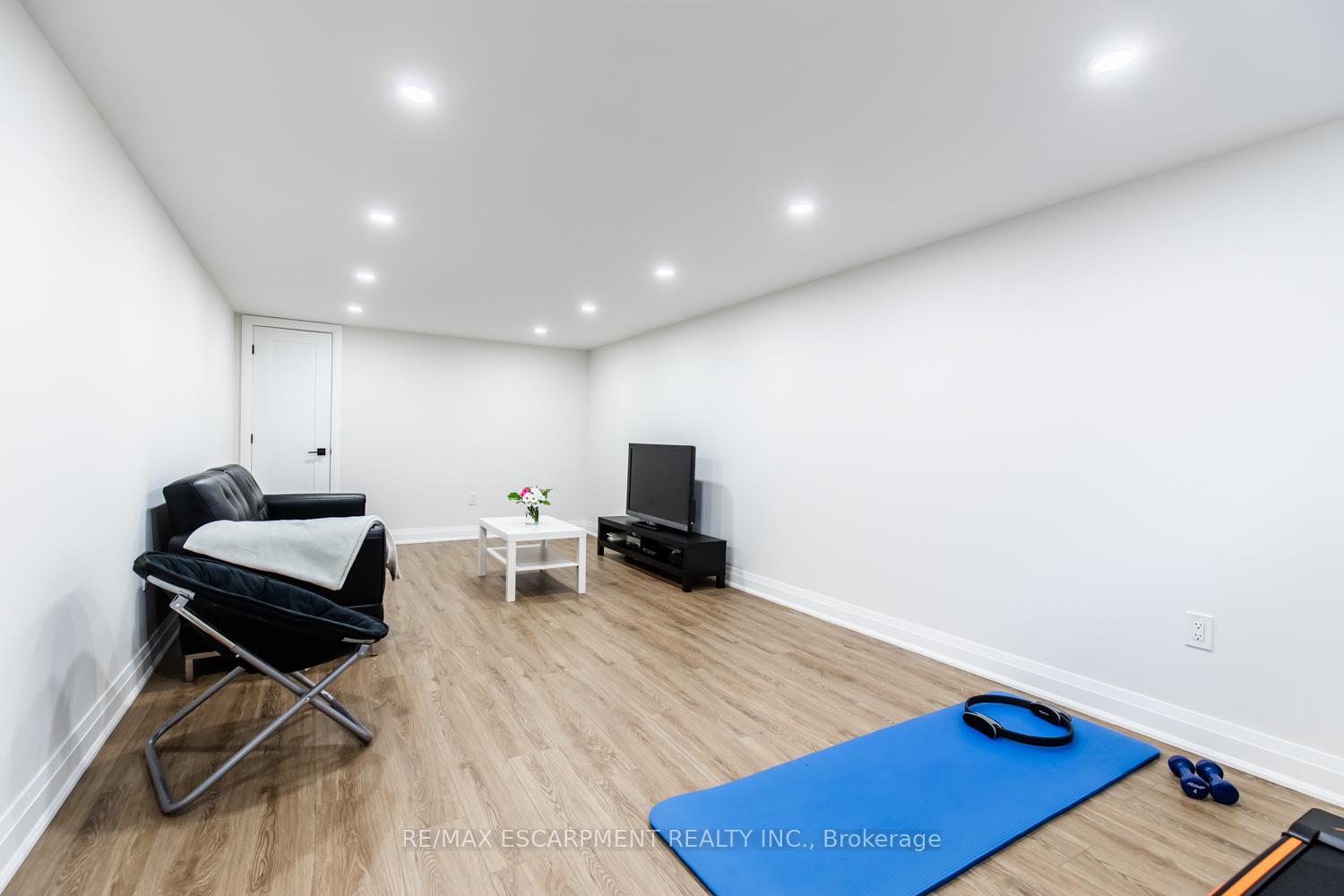 3 Bedrooms Condo at 150 Gateshead, Hamilton For sale