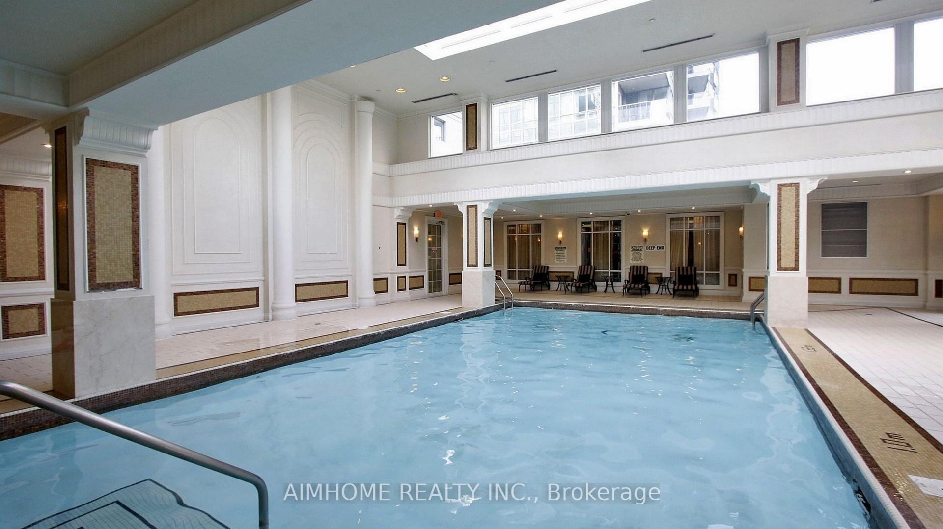 2 Bedrooms Condo at 25 Greenview, Toronto For sale