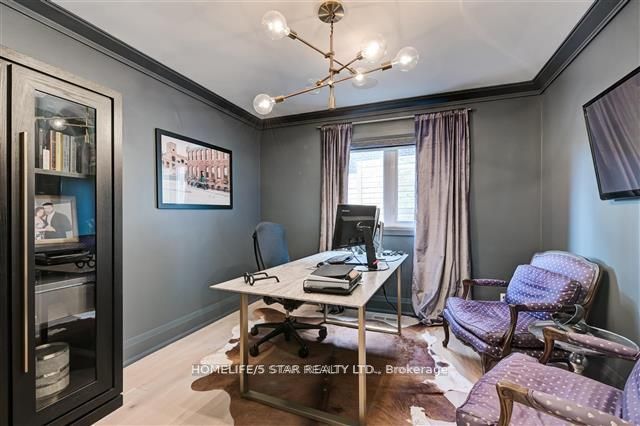 7 KINGSBOROUGH Crescent