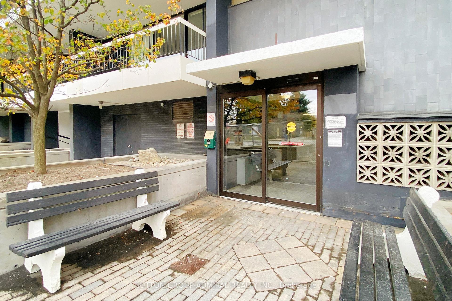 2 Bedrooms Condo at 135 Antibes, Toronto For sale