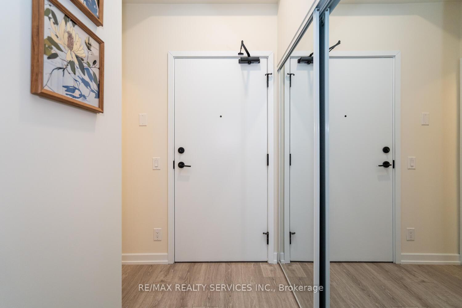 2 Bedrooms Condo at 20 Tubman, Toronto For sale