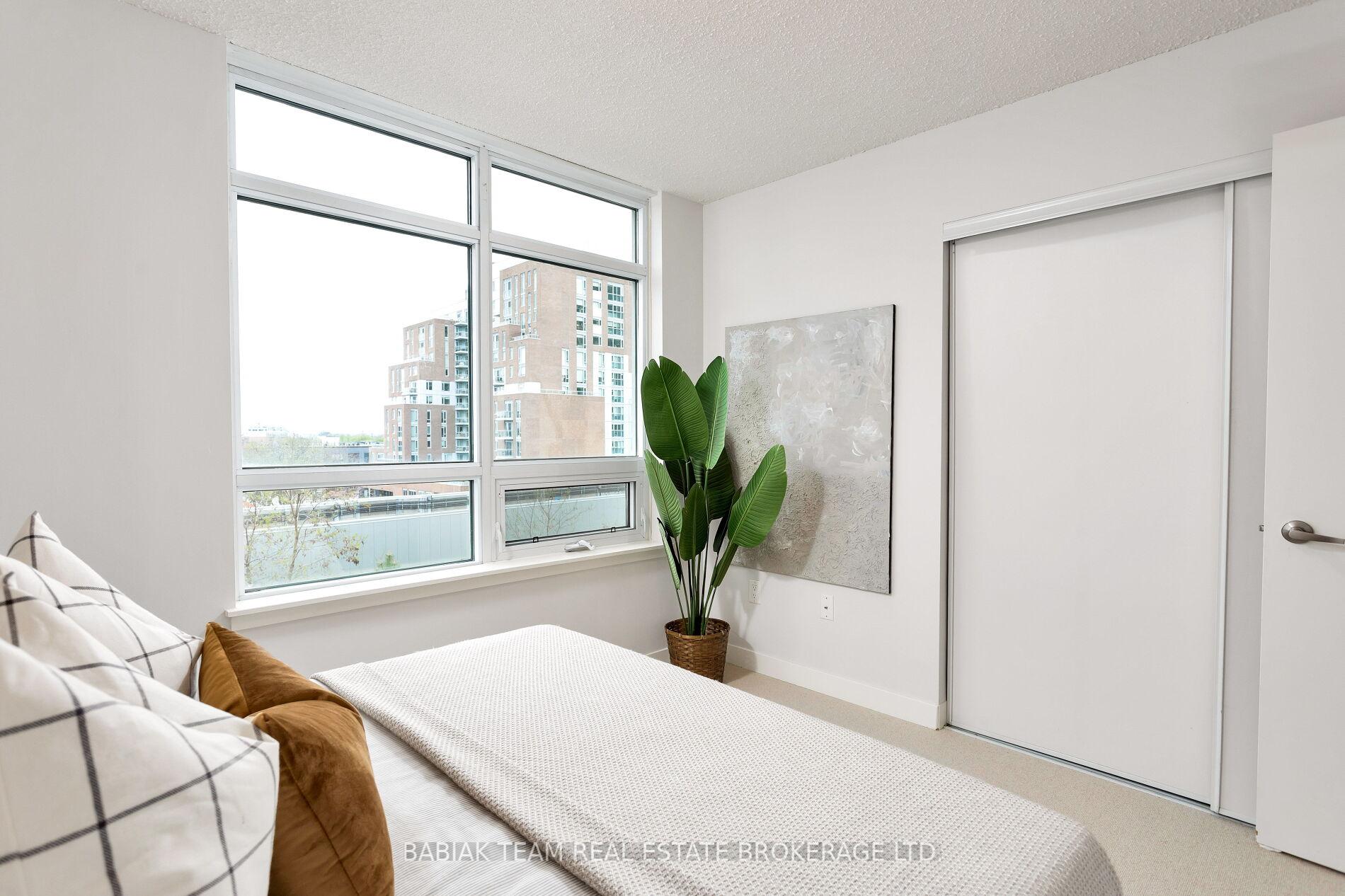3 Bedrooms Condo at 816 Lansdowne, Toronto For sale