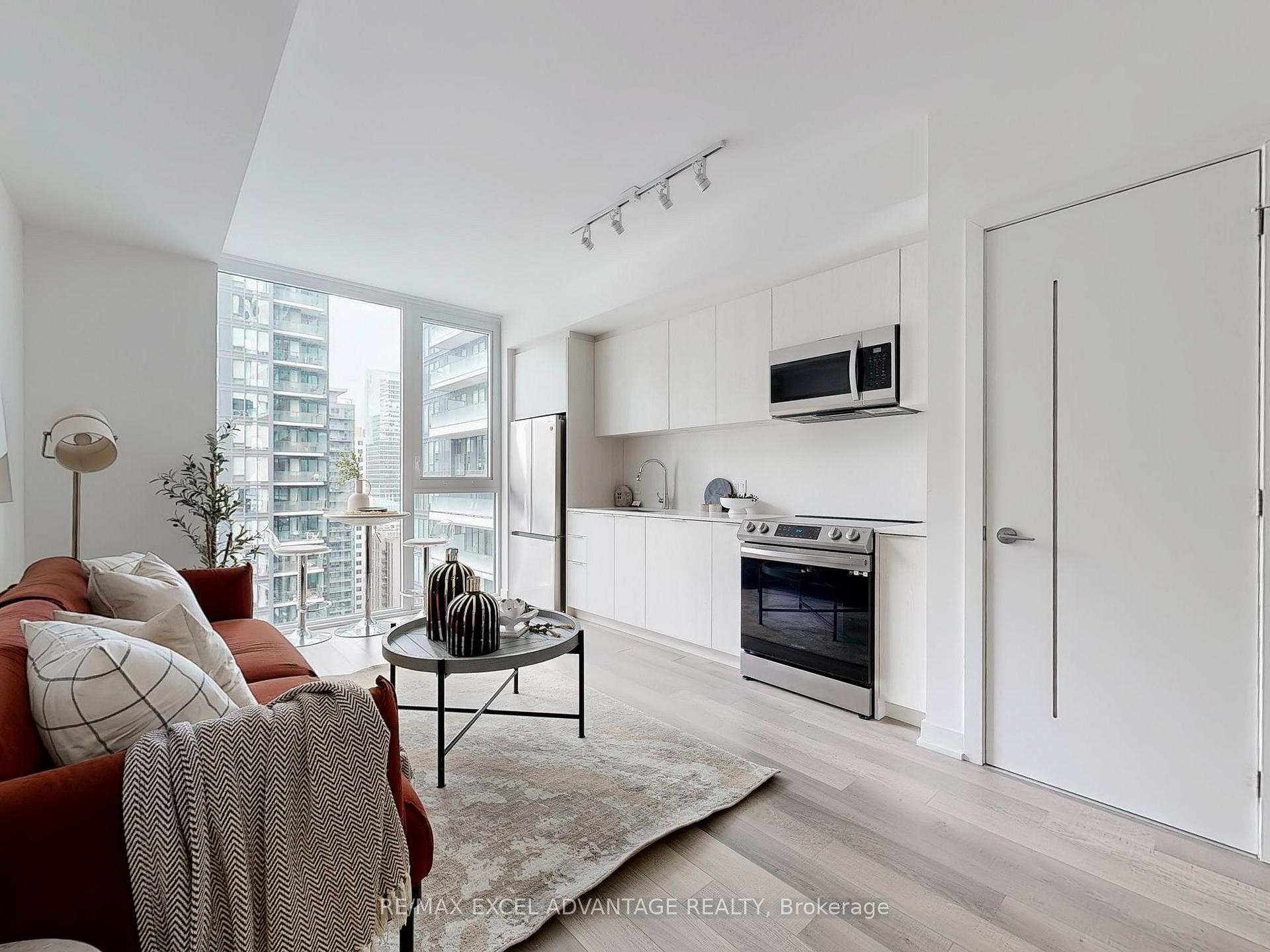 2 Bedrooms Condo at 357 King, Toronto For sale
