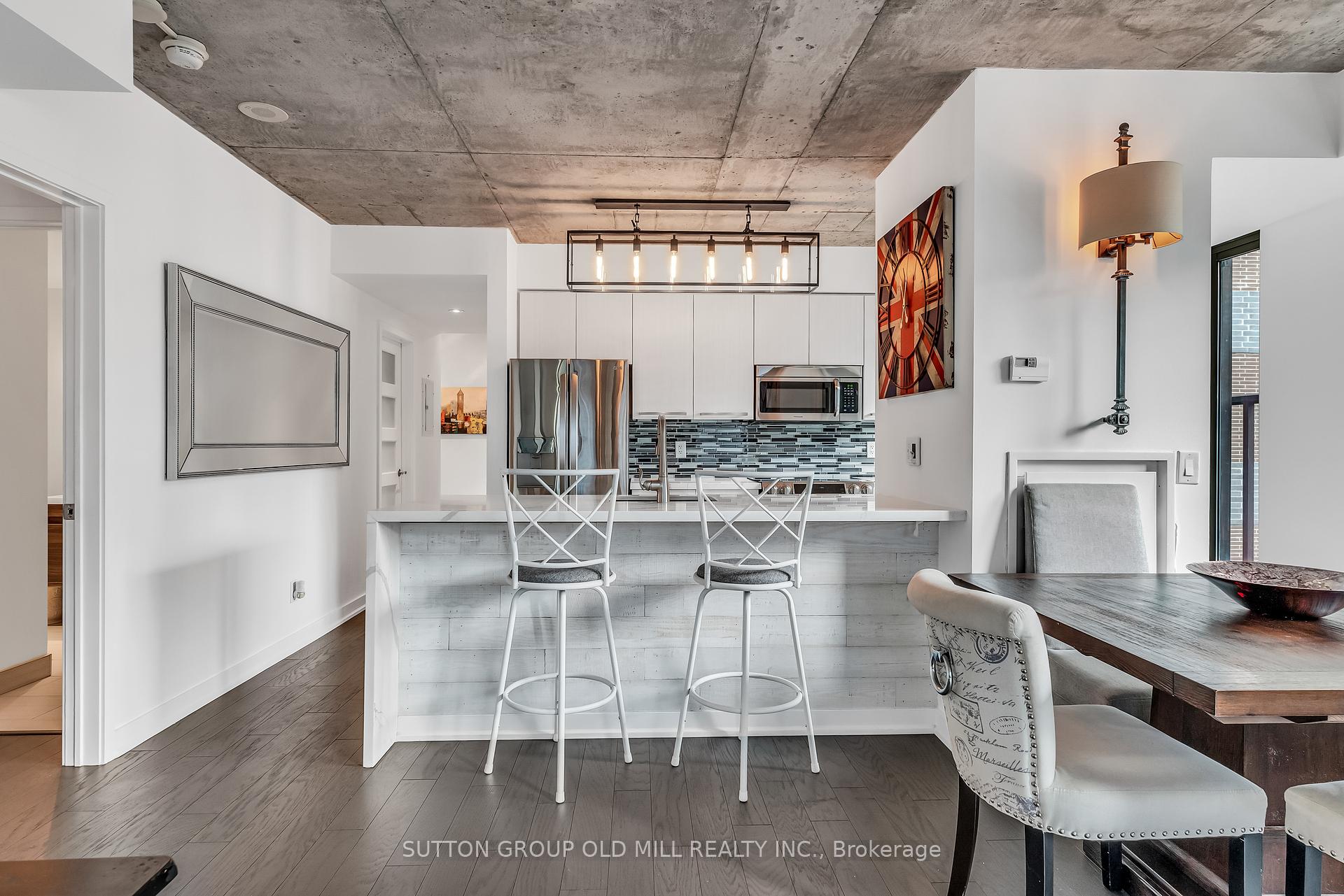 2 Bedrooms Condo at 400 Wellington, Toronto For sale