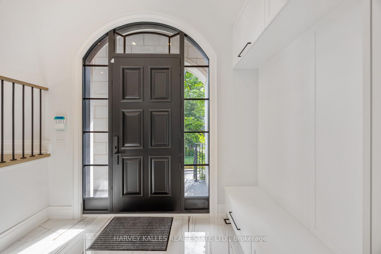 5 Graymar Avenue