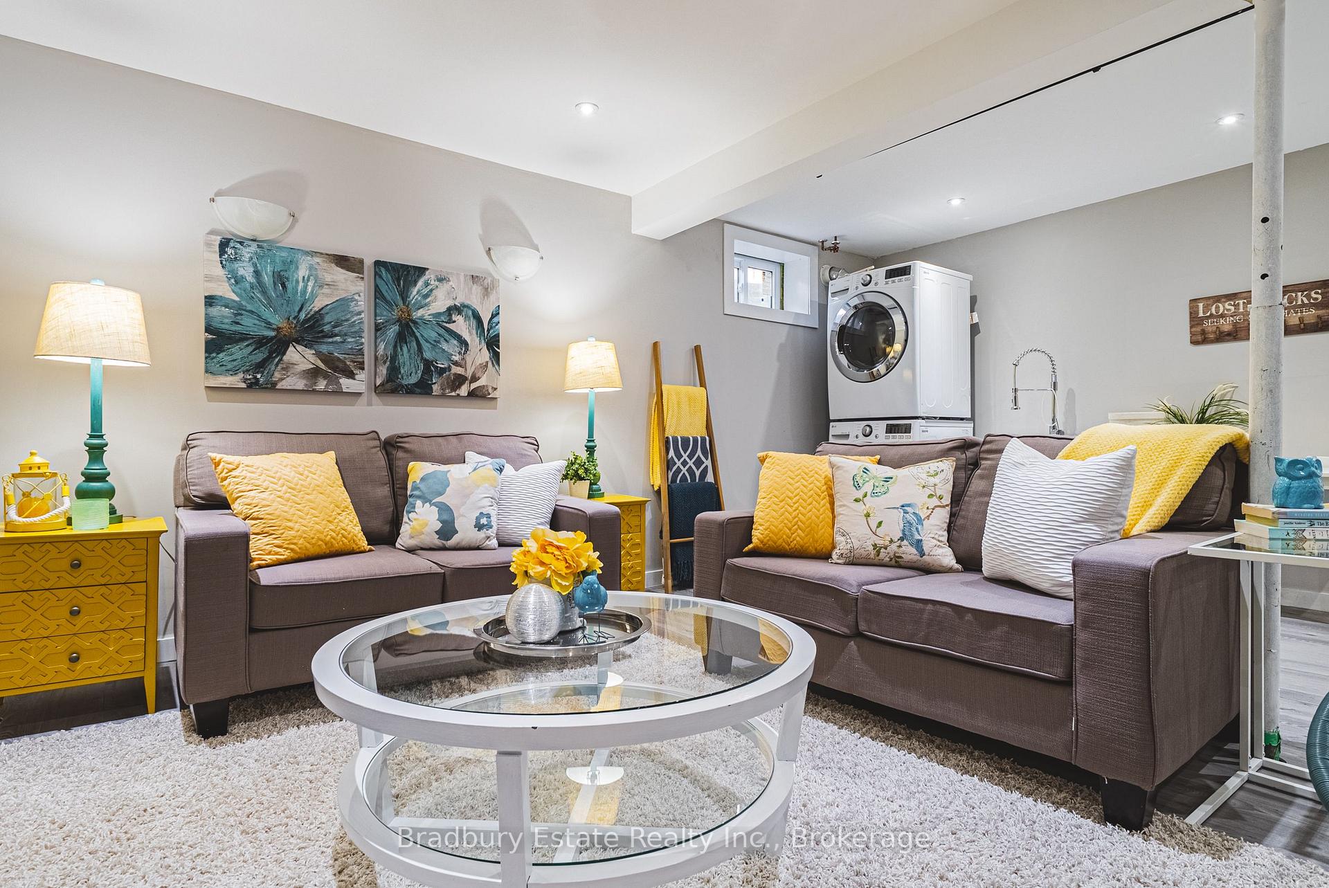 3 Bedrooms Condo at 1489 Ester, Burlington For sale