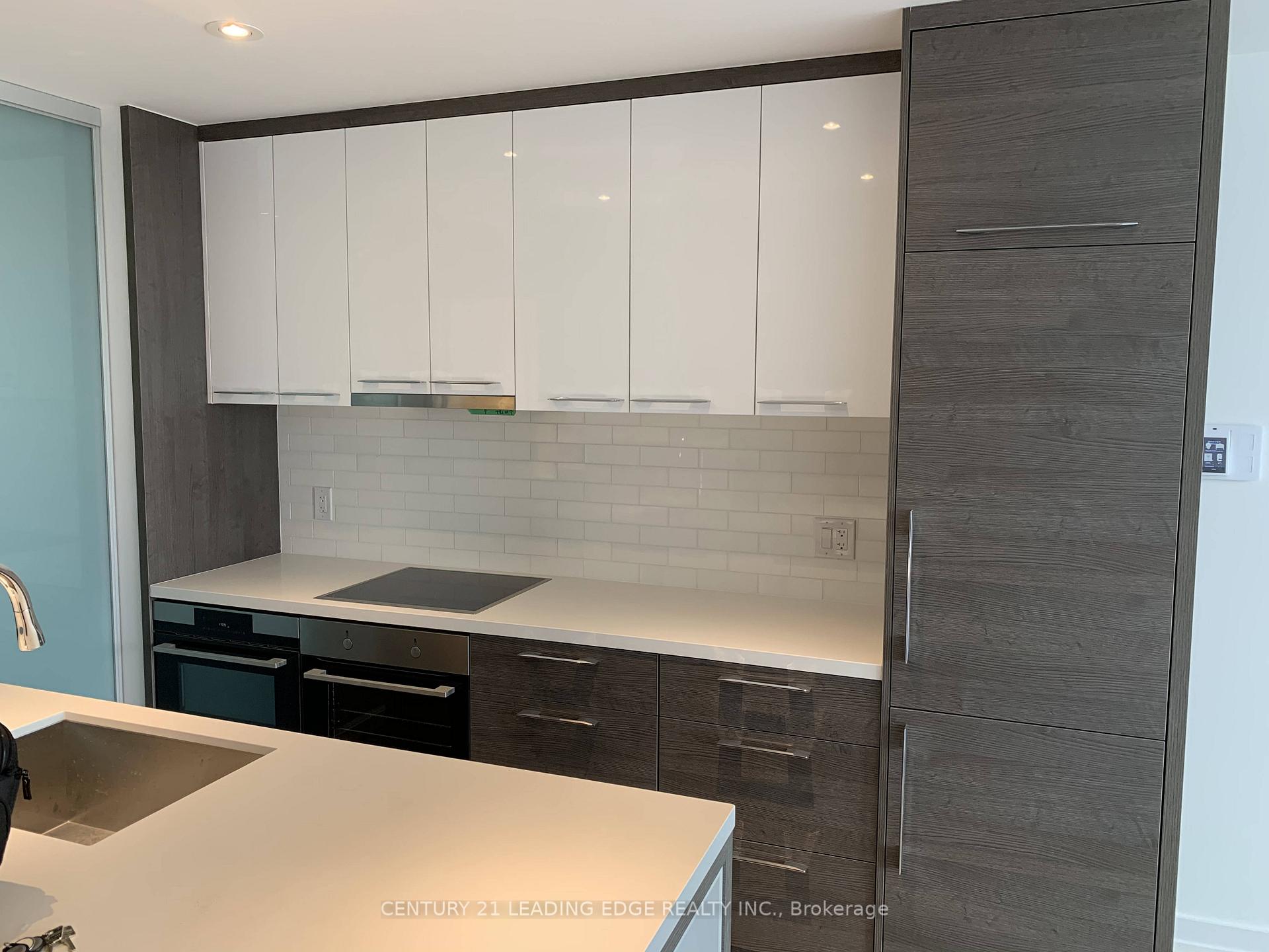 2 Bedrooms Condo at 488 University, Toronto For sale