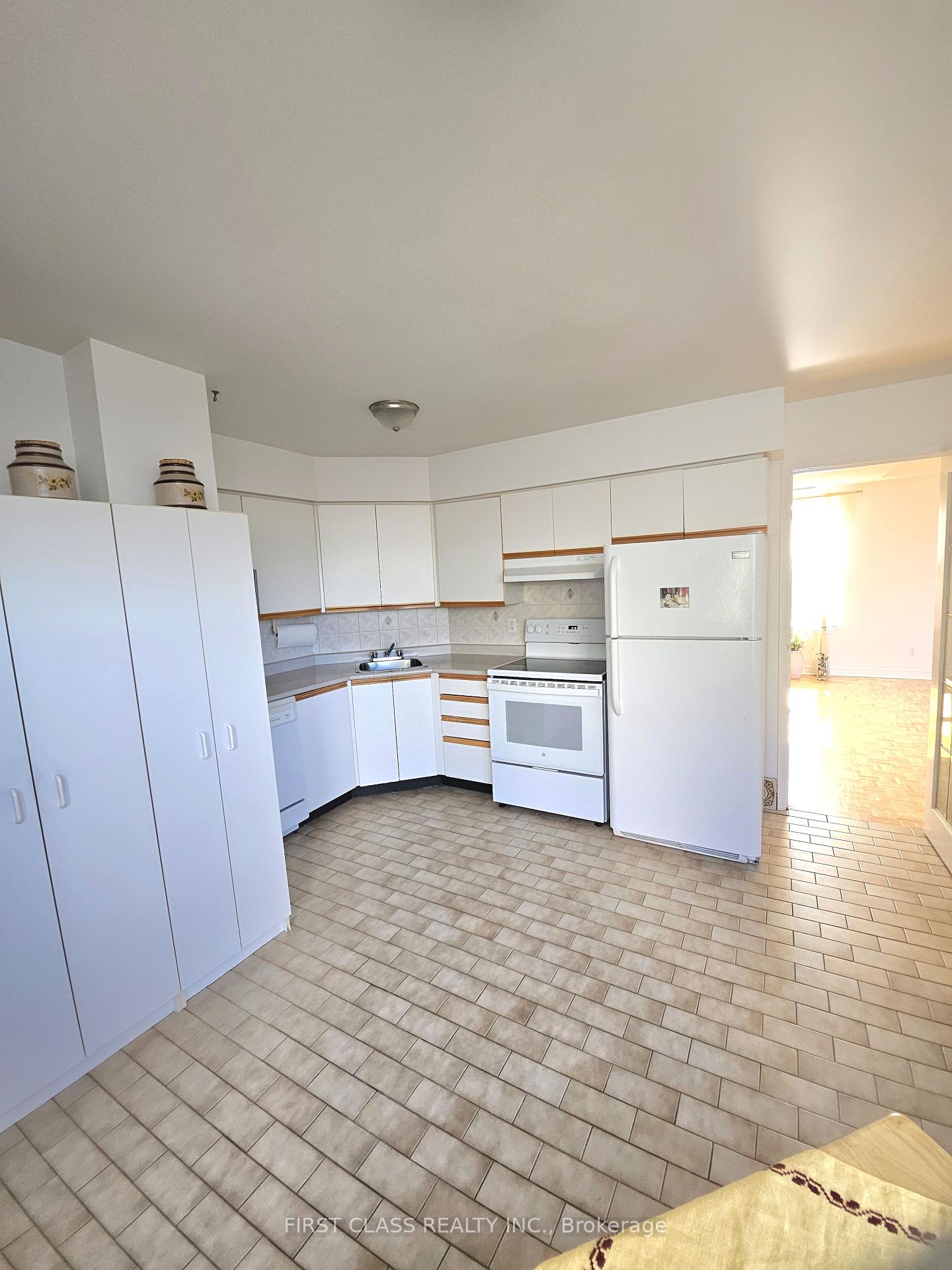 2 Bedrooms Condo at 5795 Yonge, Toronto For sale