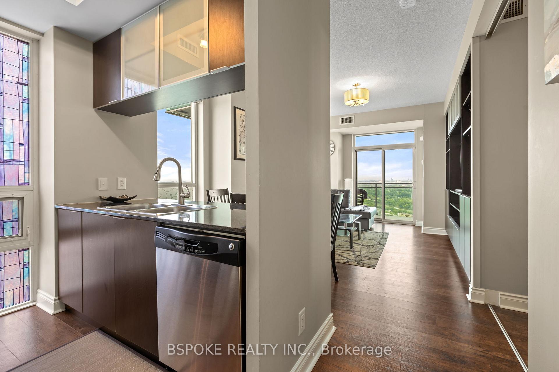 2 Bedrooms Condo at 16 Brookers, Toronto For sale