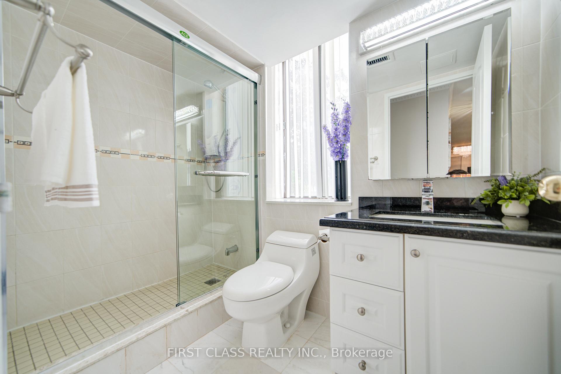3 Bedrooms Condo at 25 Bamburgh, Toronto For sale