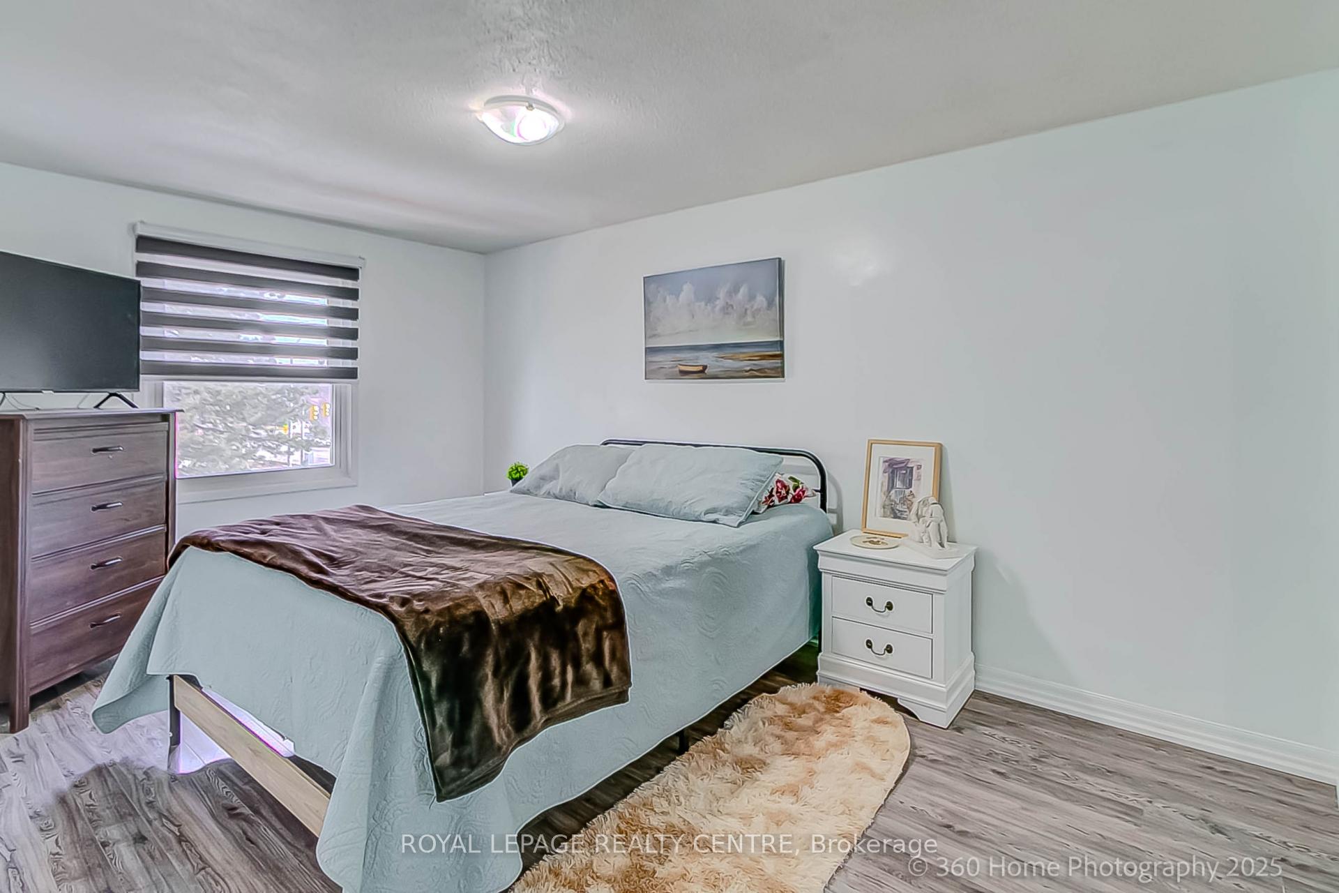 3 Bedrooms Condo at 5878 Montevideo, Mississauga For sale