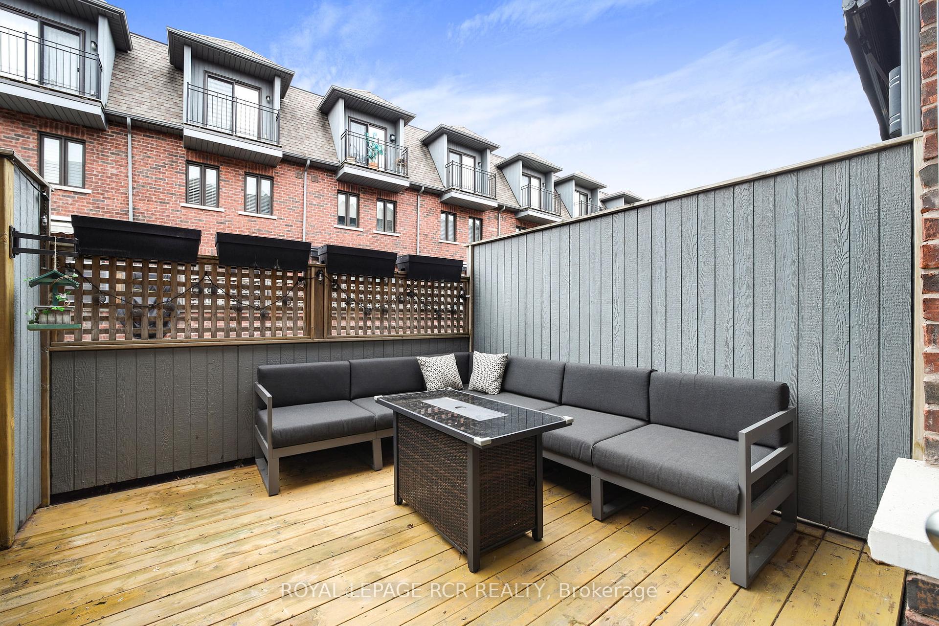 4 Bedrooms Condo at 8343 Kipling, Vaughan For sale