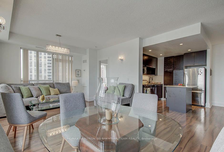 2 Bedrooms Condo at 100 Harrison Garden,  Toronto For sale