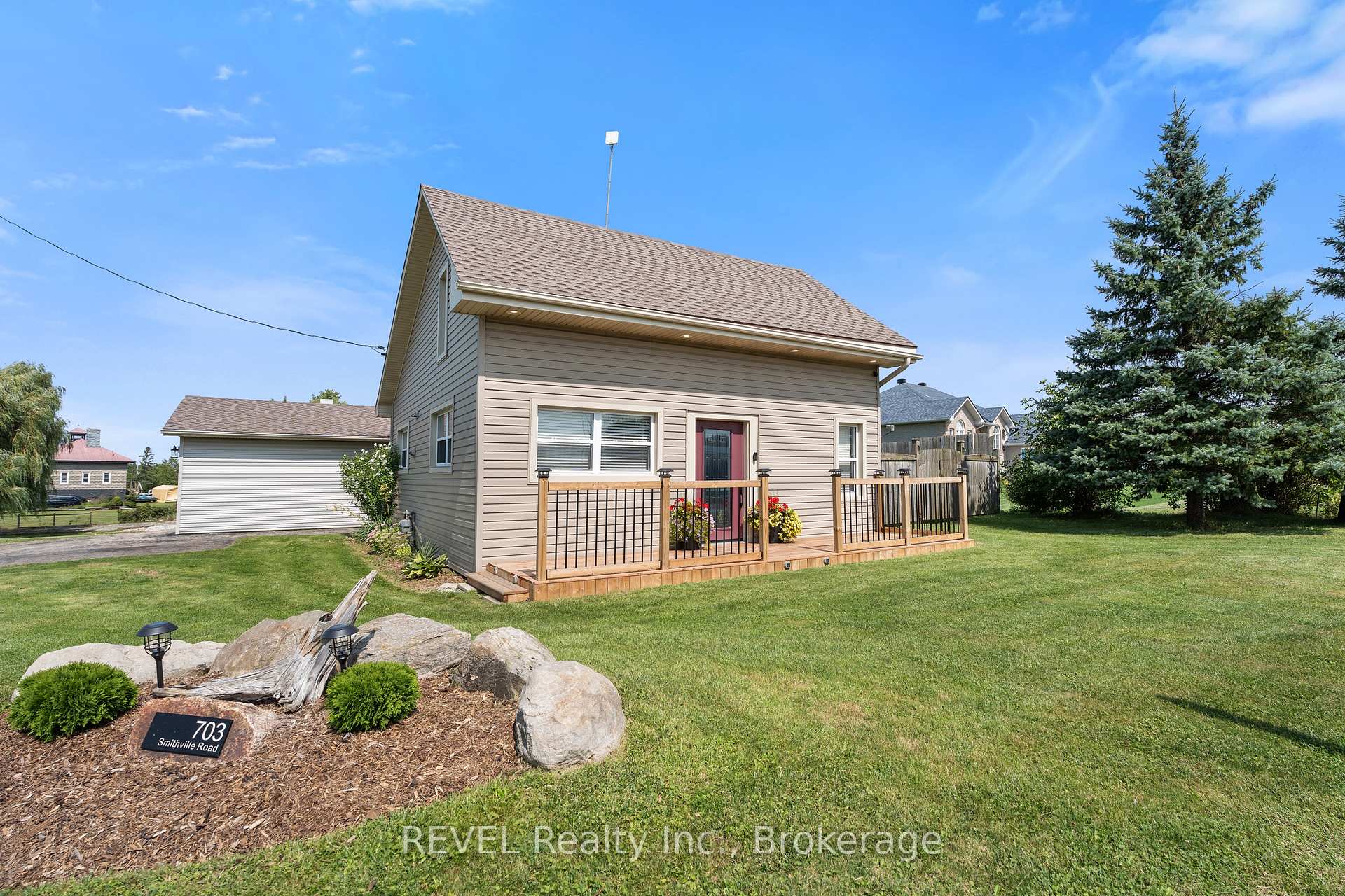703 Smithville Road, West Lincoln, ON L0R 2J0
