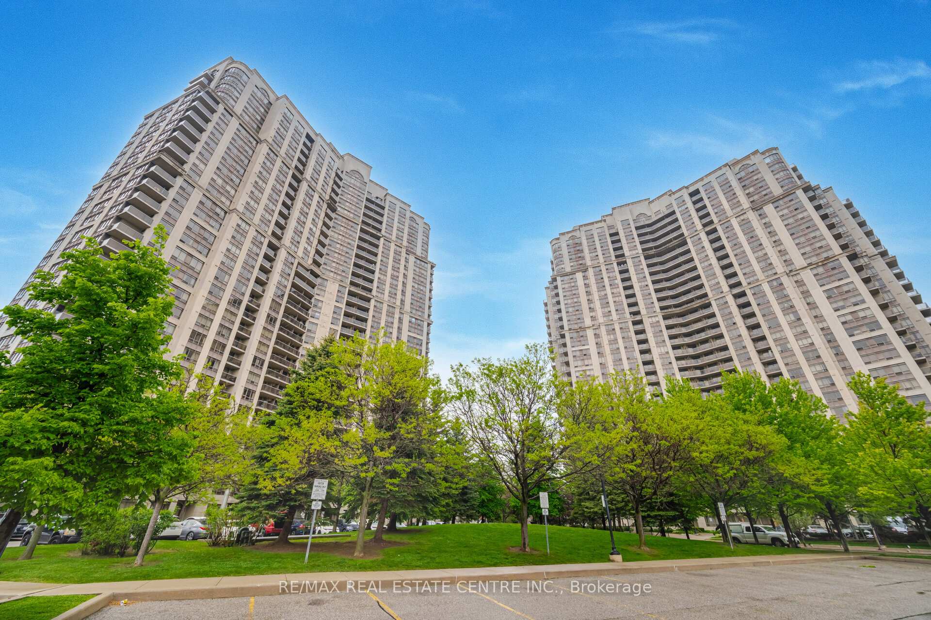 2 Bedrooms Condo at 710 Humberwood, Toronto For sale